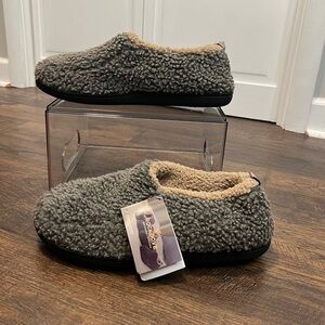 NWT ROCKDOVE Men’s Nomad Memory Foam Sherpa Fleece Slippers Size 9.5-10.5